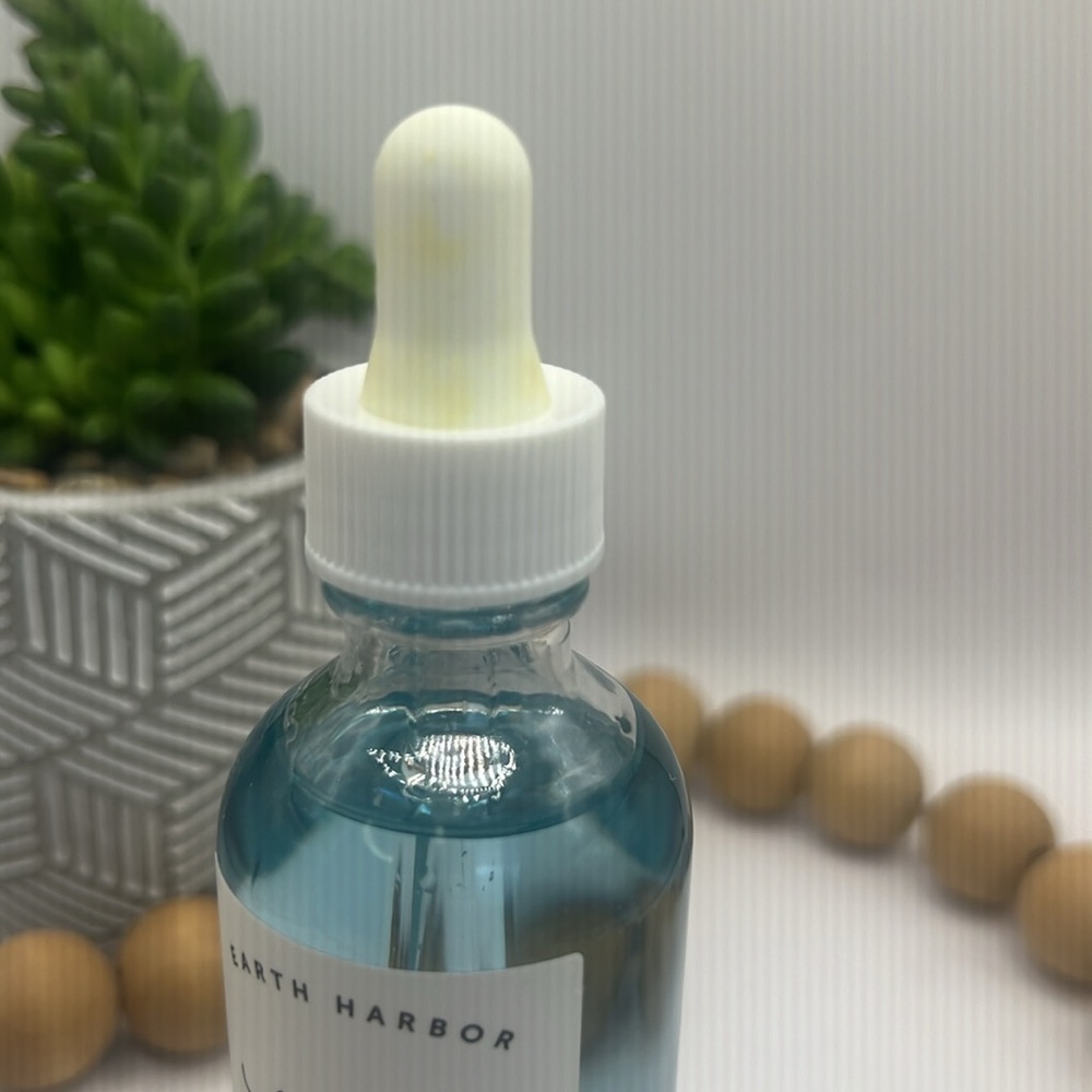 Earth Harbor Laguna Replenishing Body Serum - Picture 7 of 7